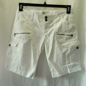 American Eagle Stretch Cargo Shorts Size 2 White 9 pockets